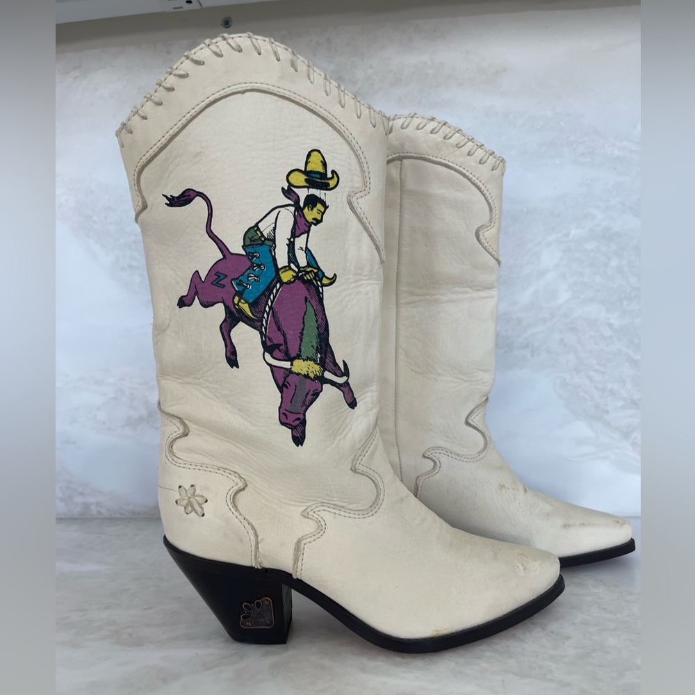 Vintage 1980’s Zodiac Cream  Leather Cowboy Boots with Colorful Rodeo Design NWT